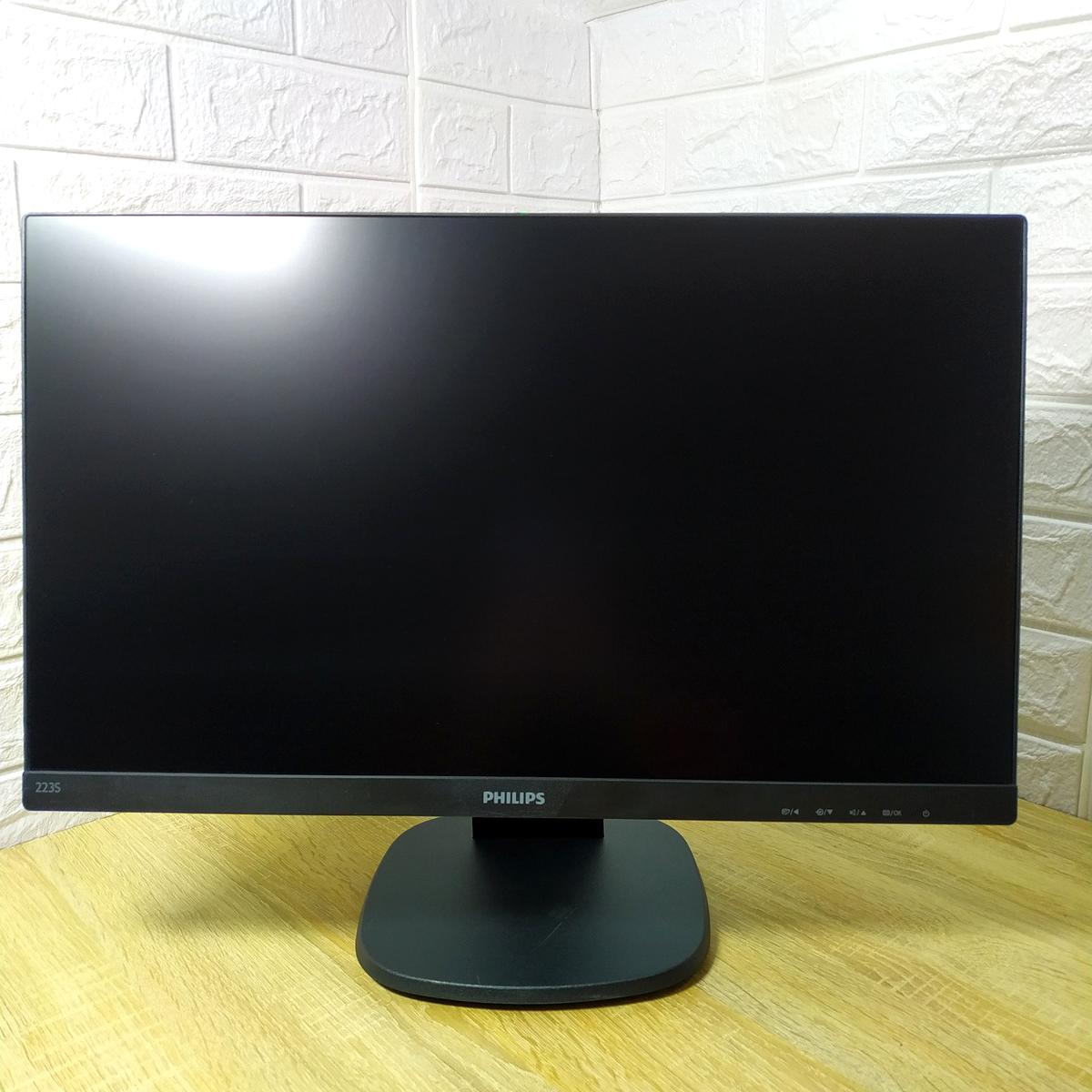 Монитор б/у 22" Philips 223S7E 1