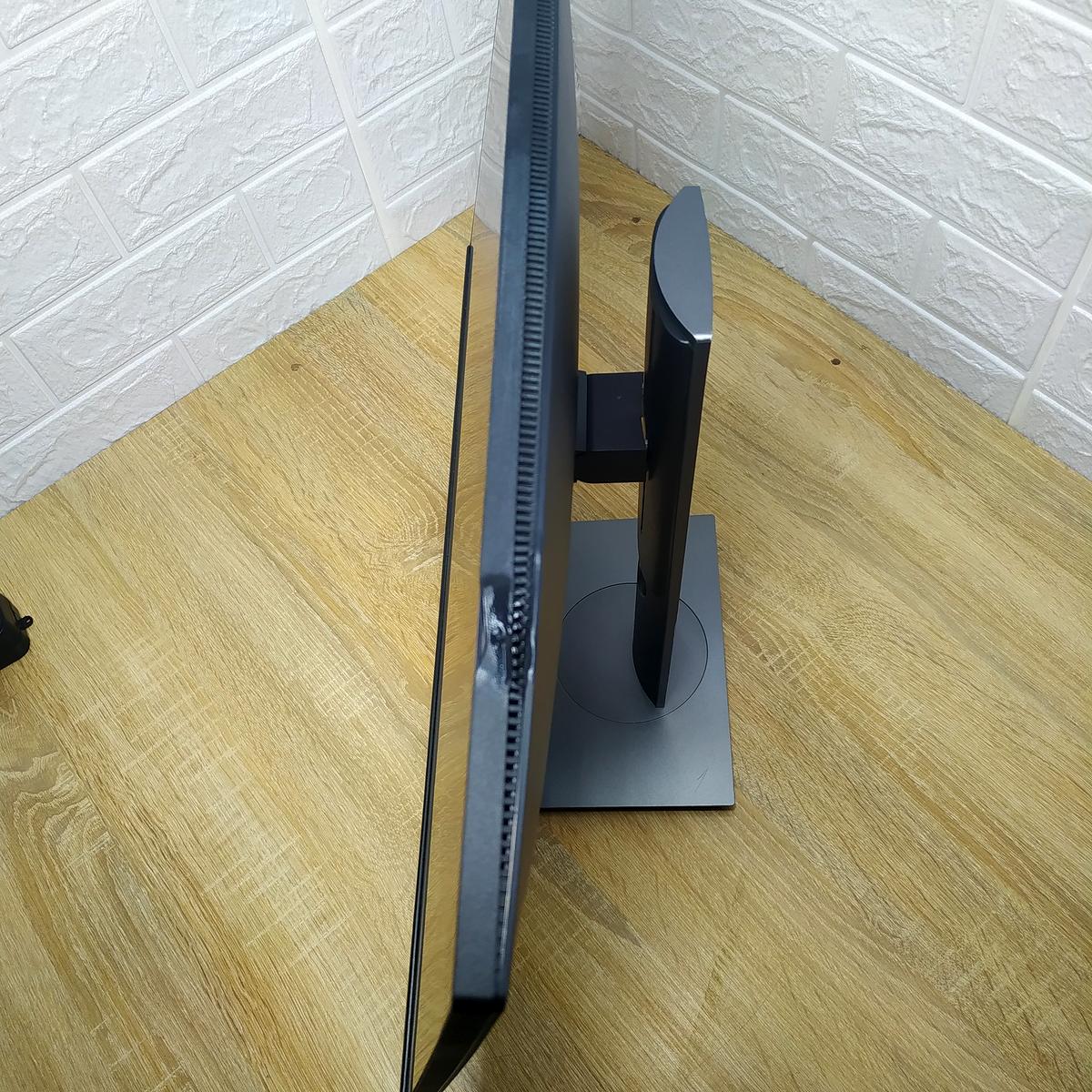 Монитор б/у 24" Dell P2419H 3