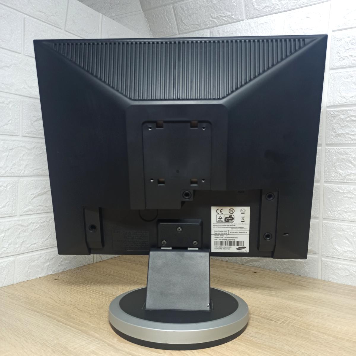 Монитор б/у 19" Samsung SyncMaster 940N 4