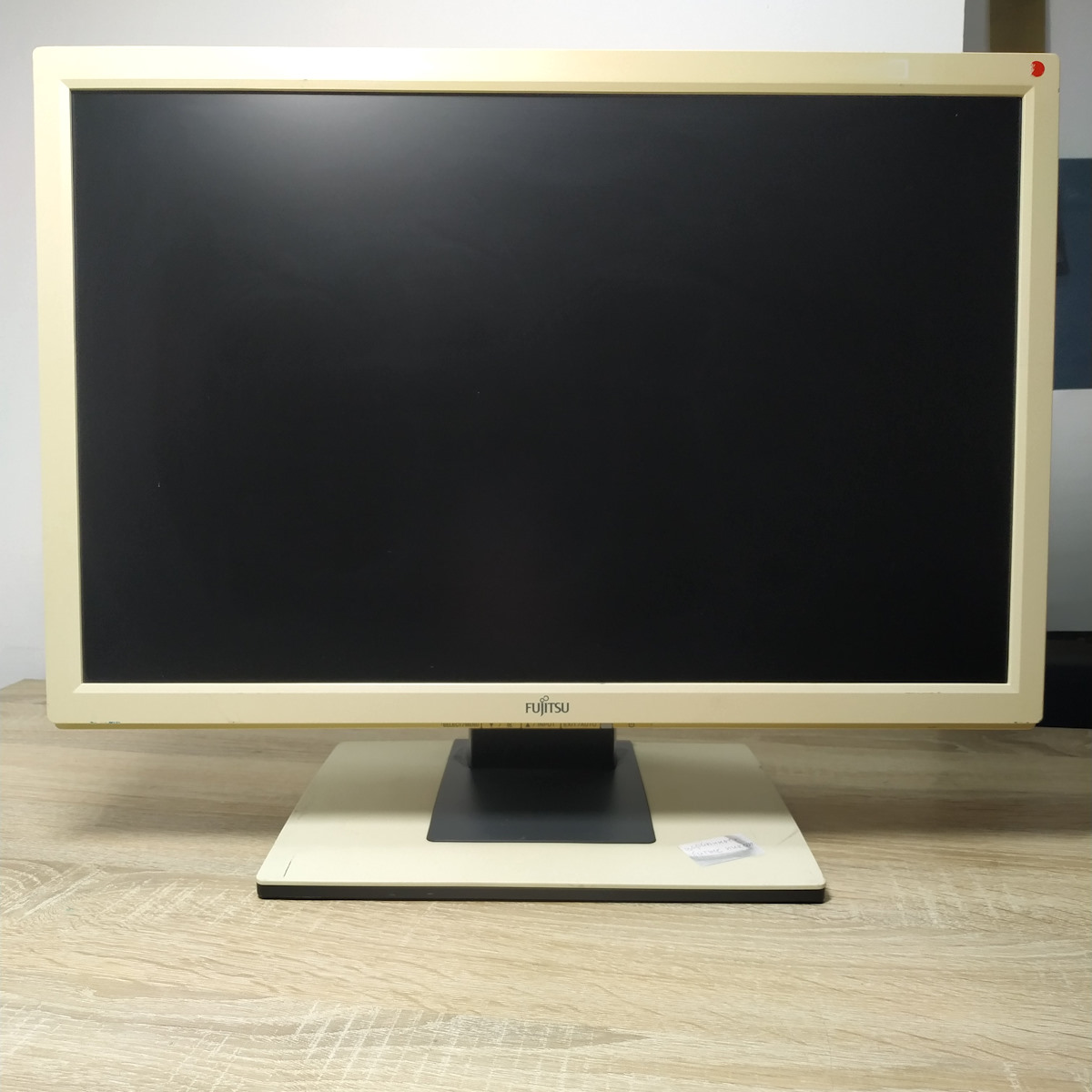 Монитор б/у 22" Fujitsu B22w-5 в магазине Angar.kh.ua 1 