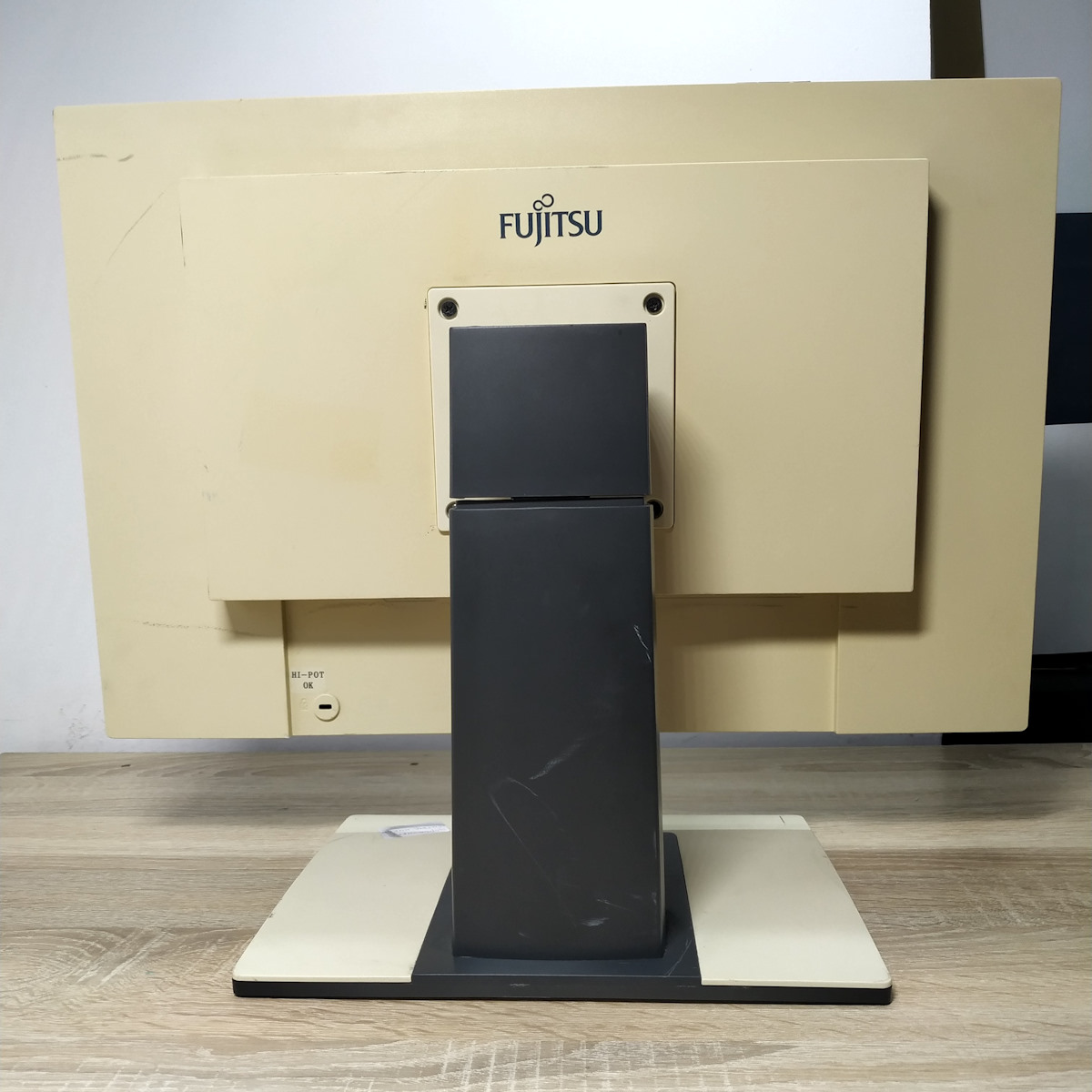 Монитор б/у 22" Fujitsu B22w-5 в магазине Angar.kh.ua 5 