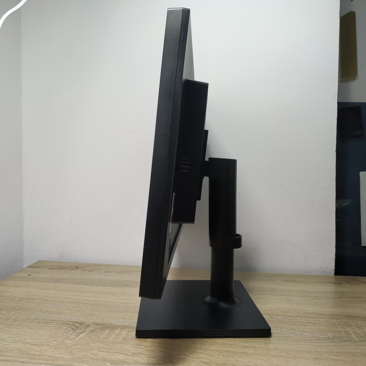 Монитор б/у 22" Samsung S22Е450BW 3 