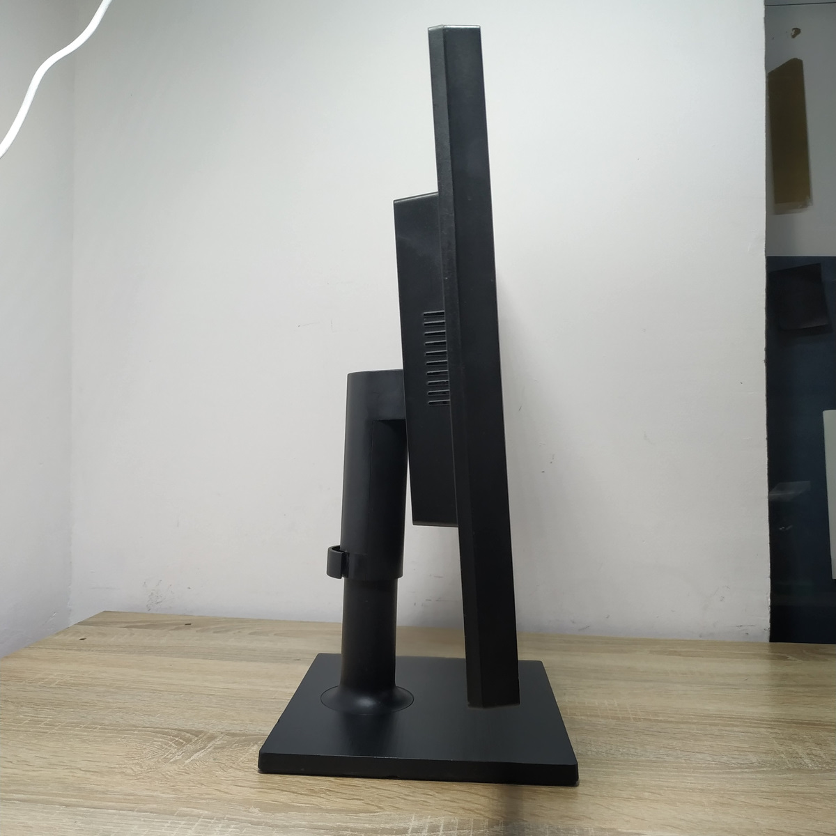 Монитор б/у 22" Samsung S22Е450BW 5 