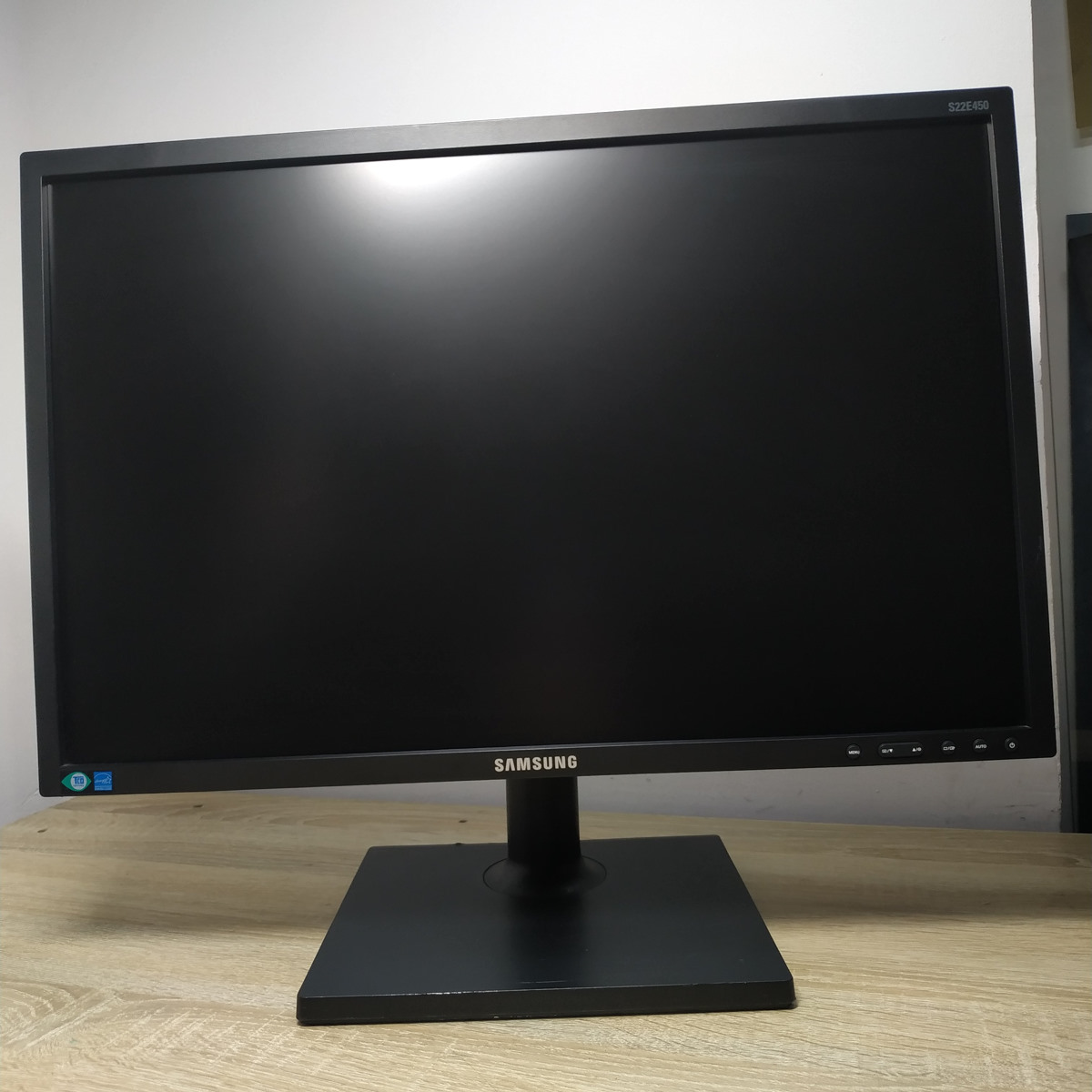 Монитор б/у 22" Samsung S22Е450BW 2 