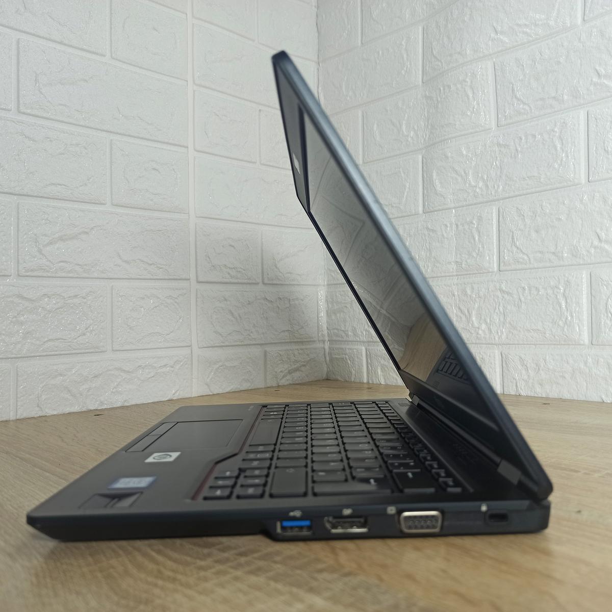 Ноутбук б/у Fujitsu U728 5