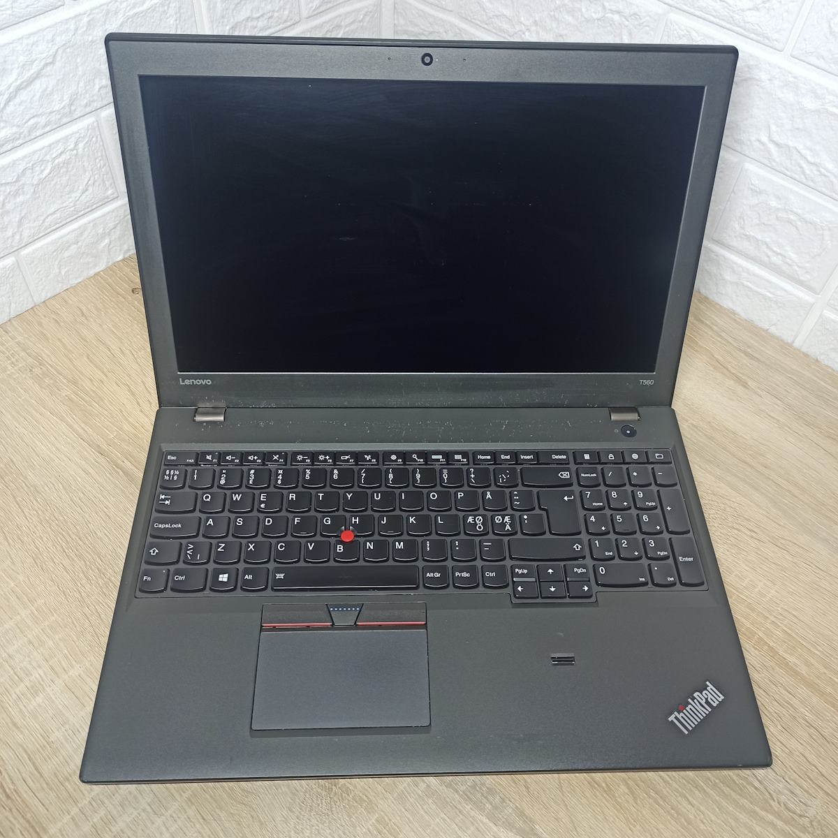 Ноутбук б/у Lenovo ThinkPad T560 1