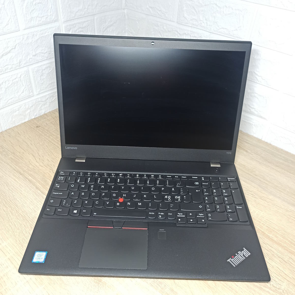 Ноутбук б/у Lenovo ThinkPad T570 1