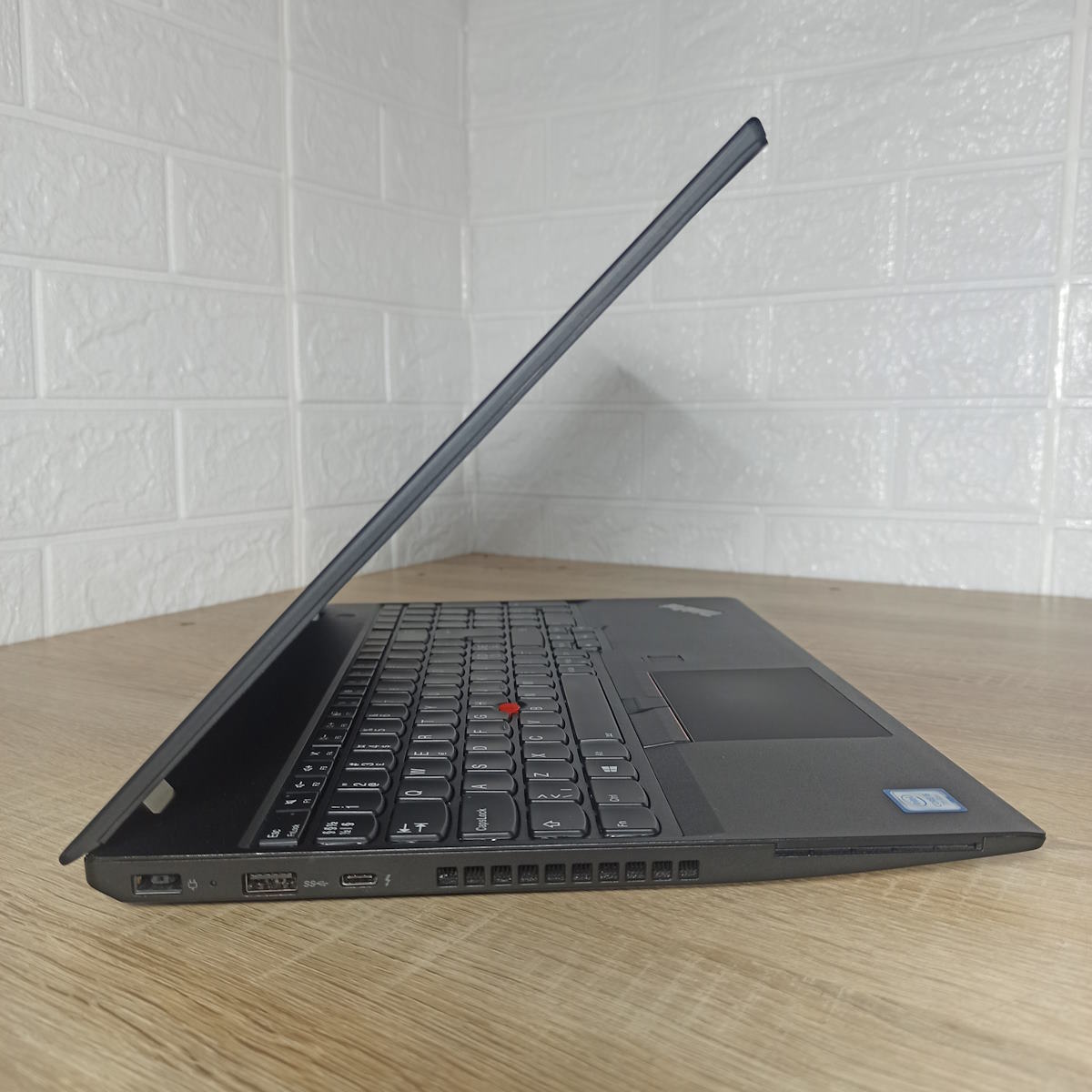 Ноутбук б/у Lenovo ThinkPad T570 4