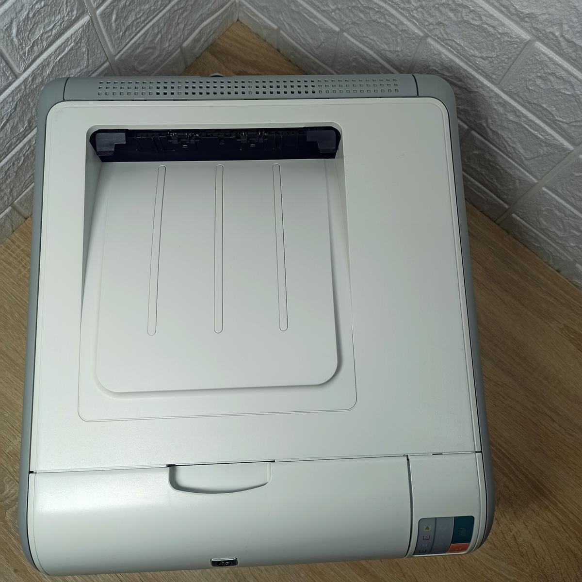 Принтер б/у лазерный Hp Color LaserJet CP1215 3