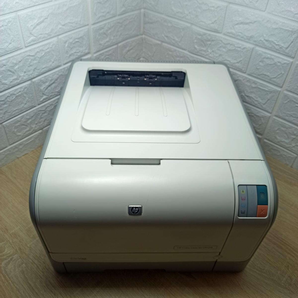 Принтер б/у лазерный Hp Color LaserJet CP1215 2