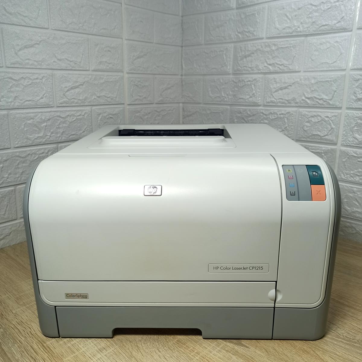 Принтер б/у лазерный Hp Color LaserJet CP1215 1