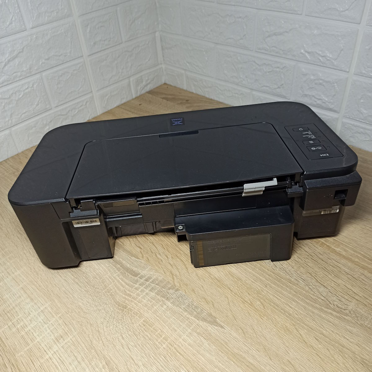 Принтер б/у струйный Canon Pixma E204 4 